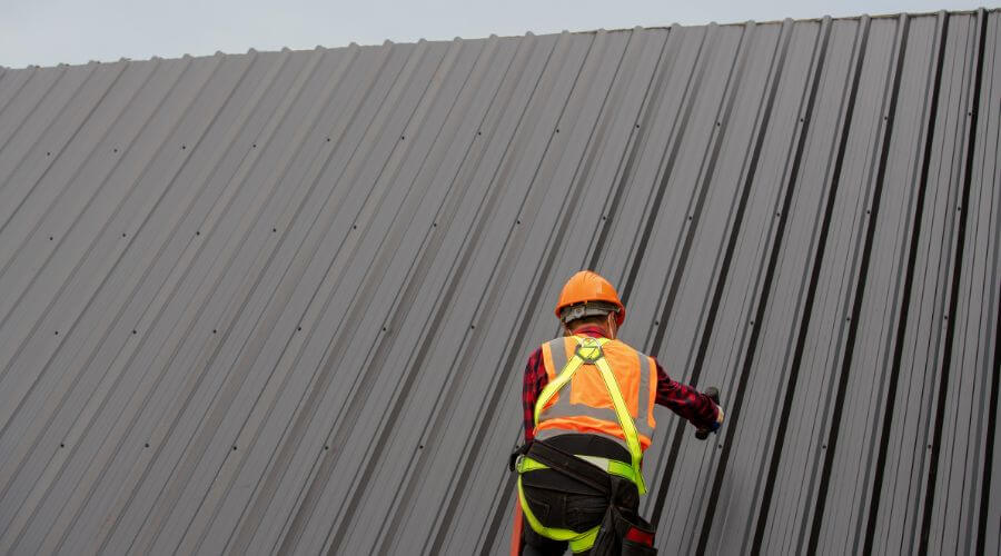 Professional gutter cleaning in Triangle, VA